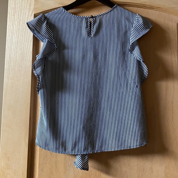 Cute striped tie know top - Picture 2 of 2